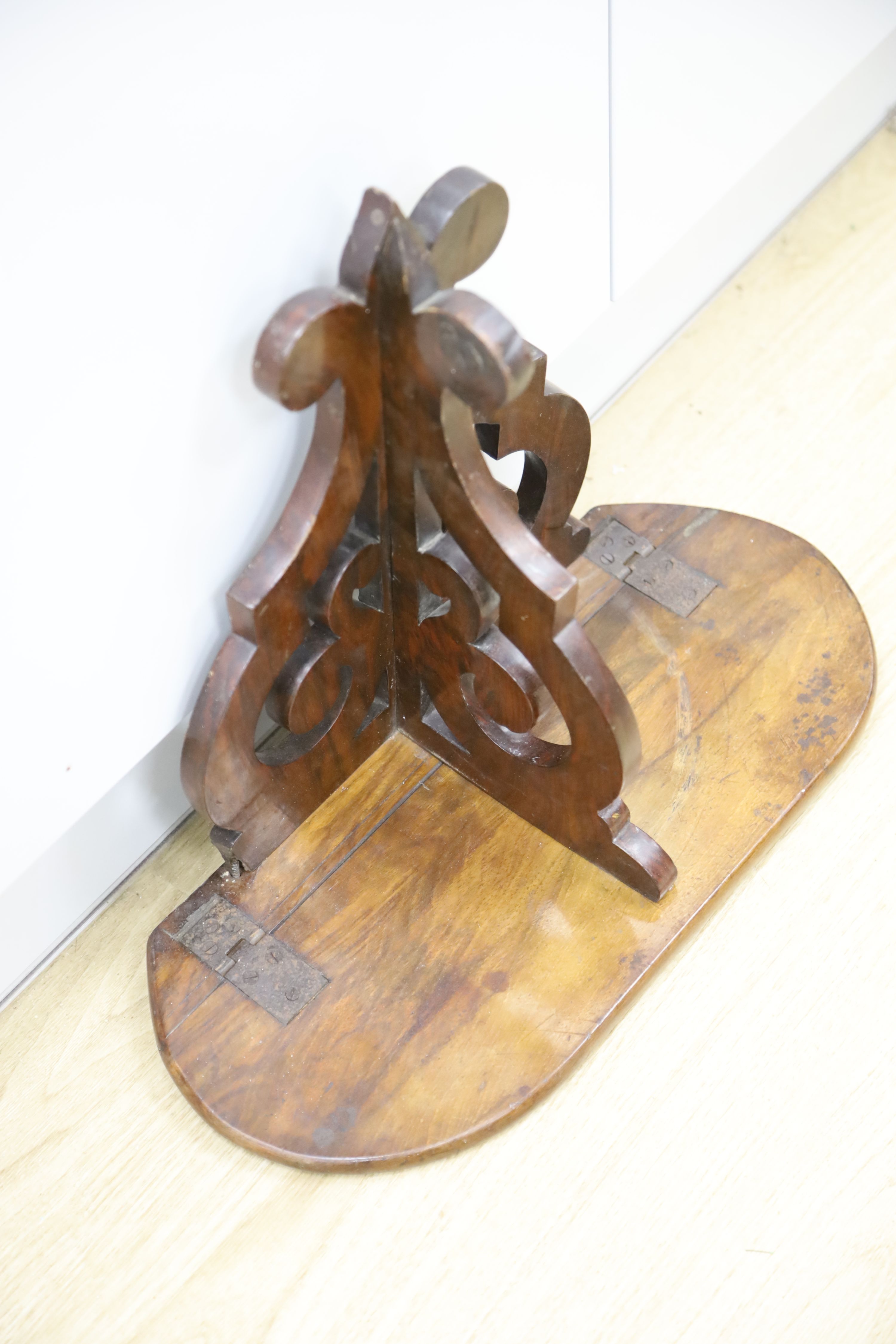 A mahogany wall bracket, 39 x 49cm